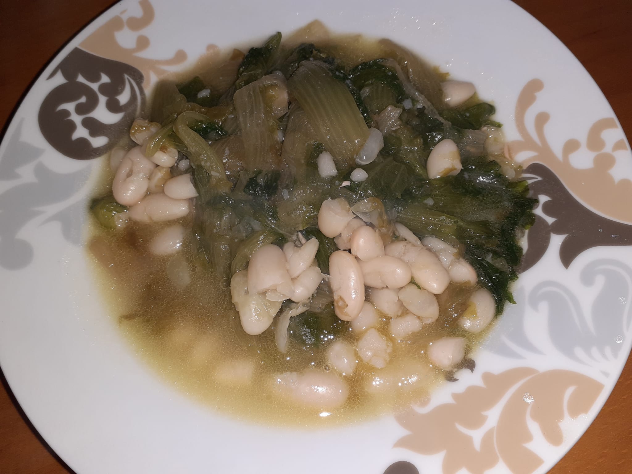 Zuppa fagioli e scarola