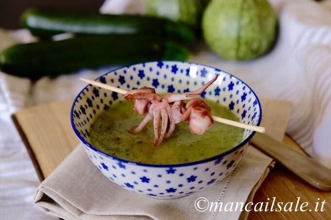 Zuppa fredda di zucchine con totanetti scottati