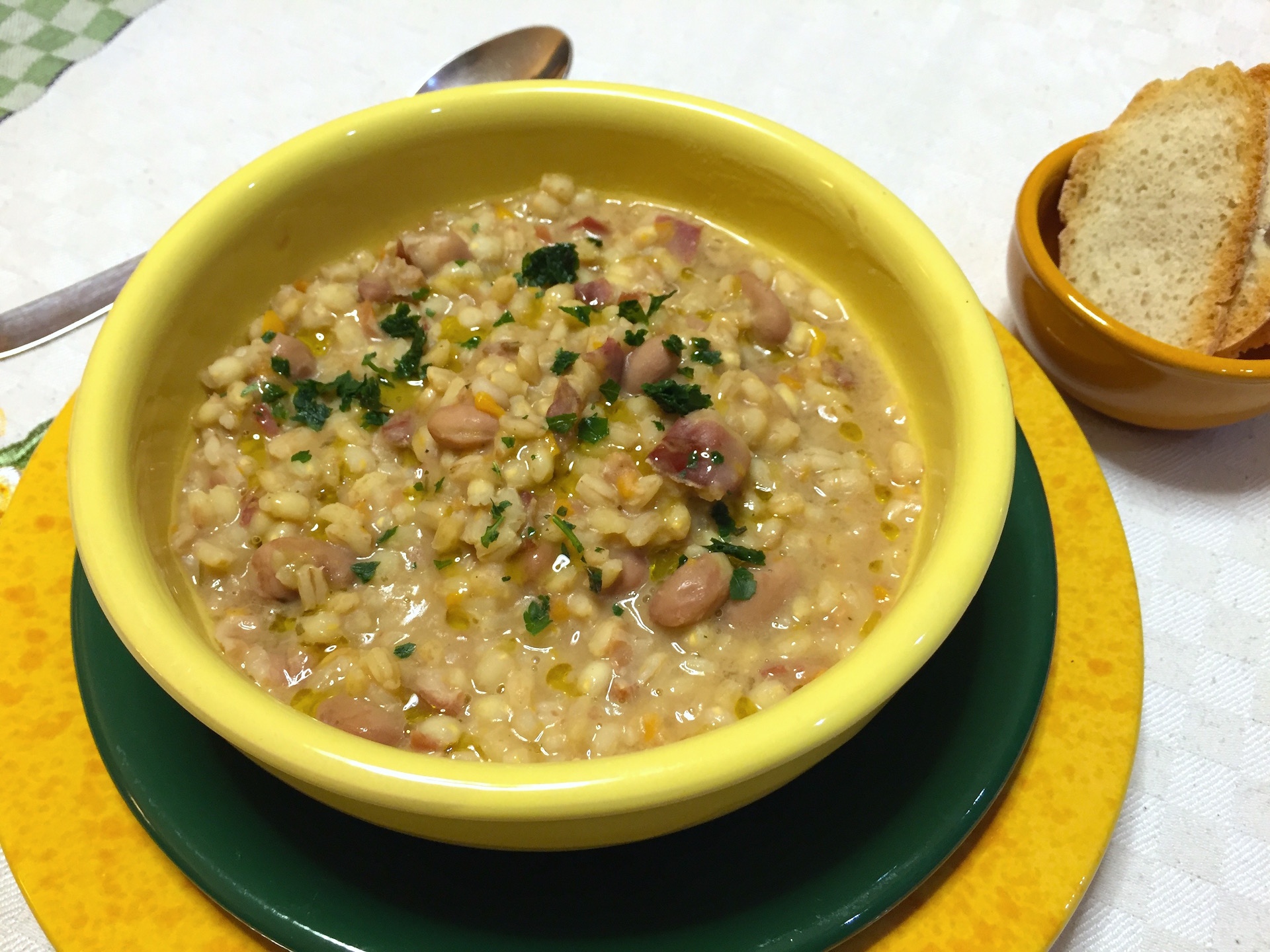 Zuppa Friulana di orzo e fagioli