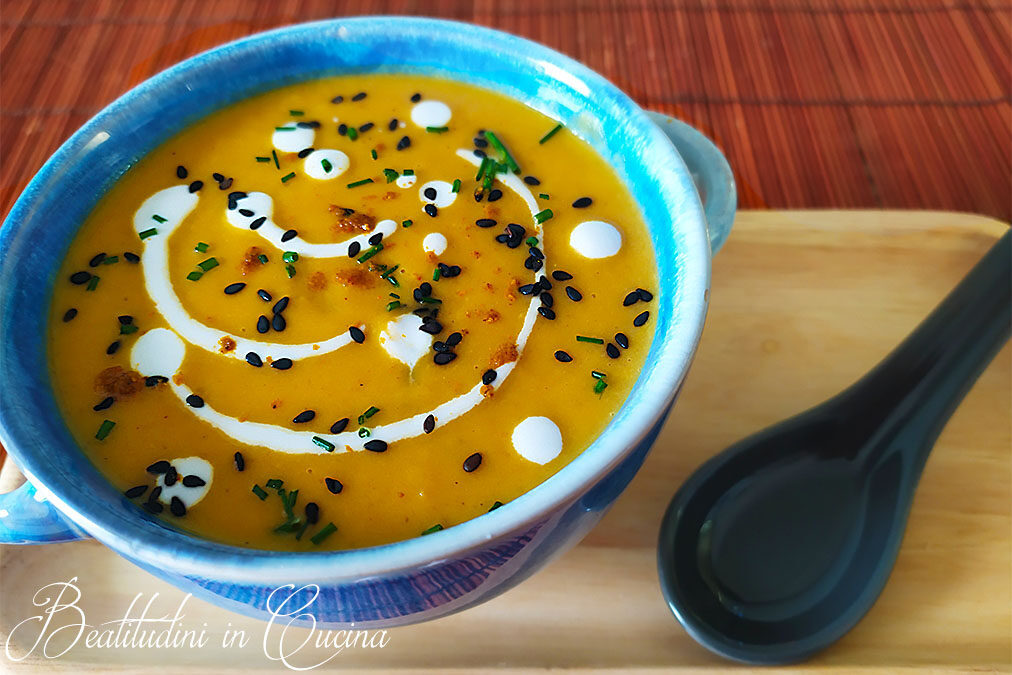 Zuppa thai di zucca e latte di cocco