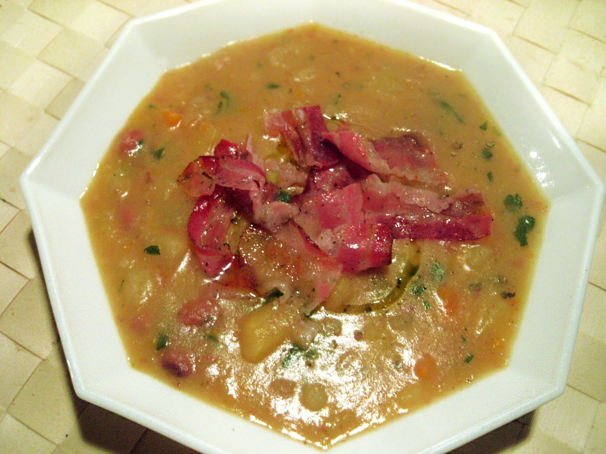 Zuppa vellutata di patate, fagioli e porri…con aggiunta di pancetta