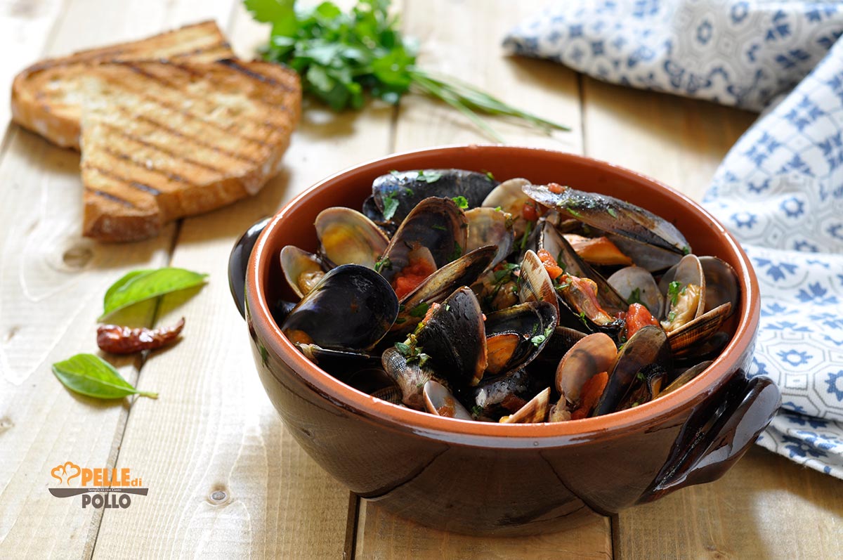 Zuppetta di cozze e vongole al pomodoro