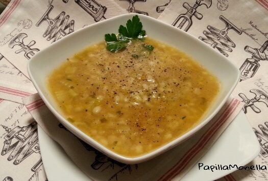 Zuppetta di orzo al sedano e prezzemolo