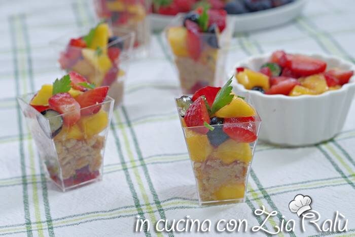 Antipasto taralli e tonno alla frutta