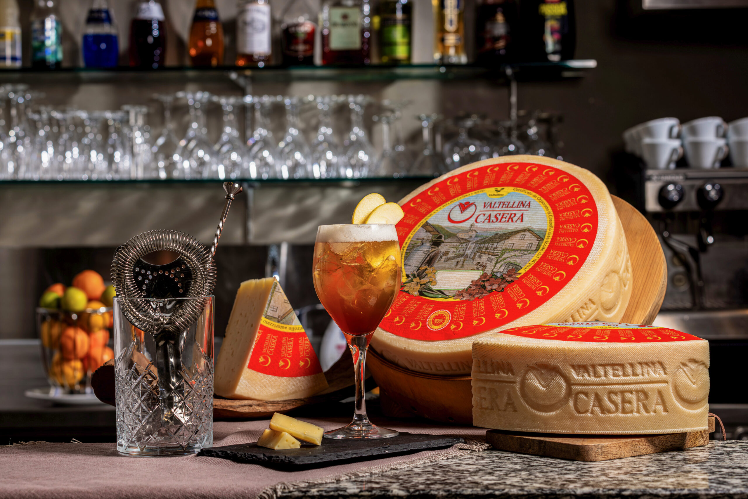 Aperitivo in quota: valtellina casera e bitto dop