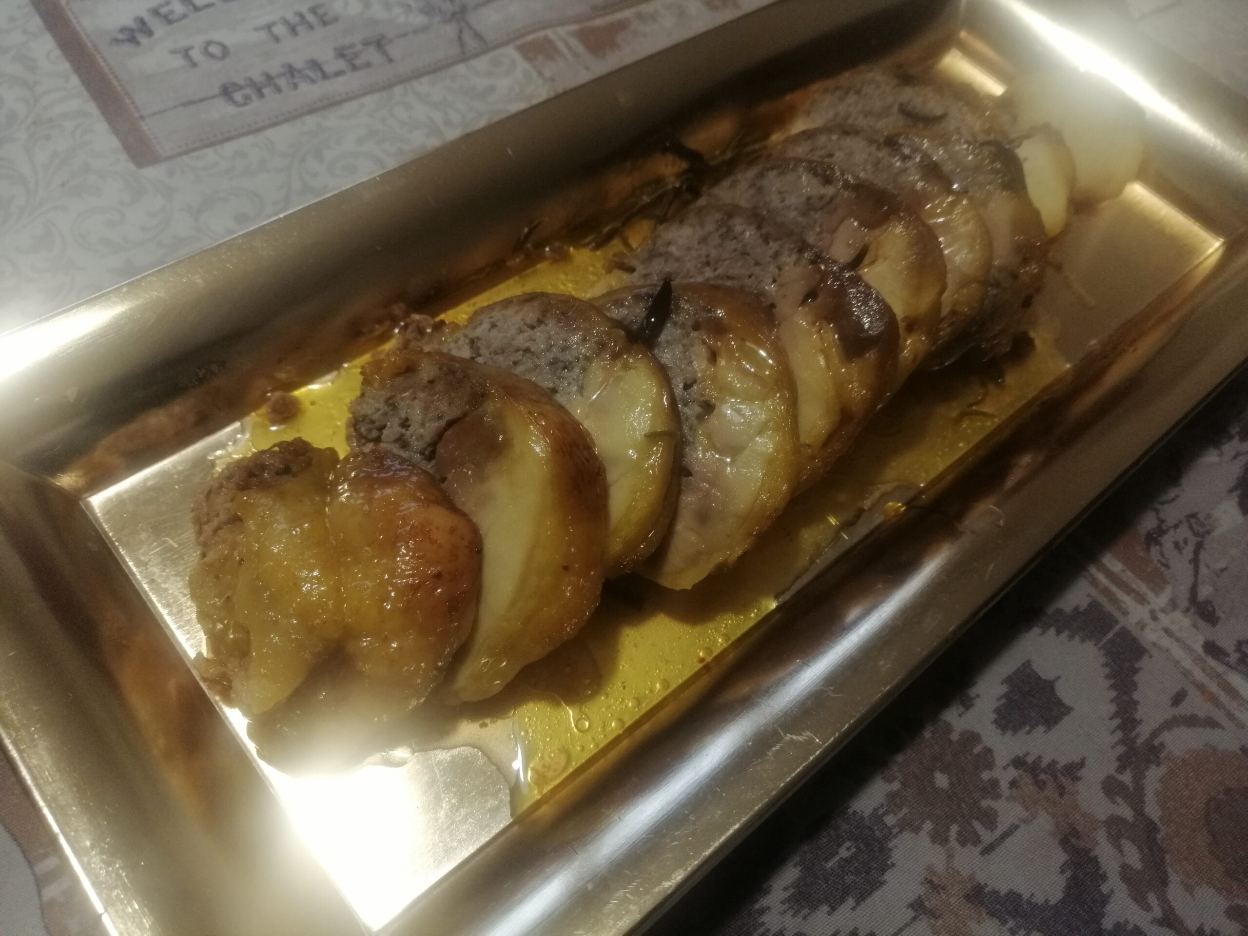 Arrosto di pollo farcito con salsiccia