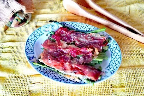 Asparagi alla parmigiana con speck