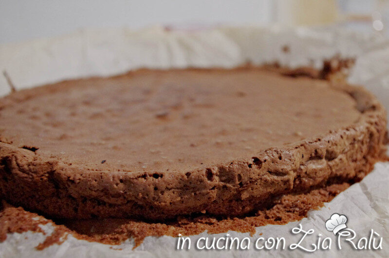 Base dolce cioccolato e amaretti
