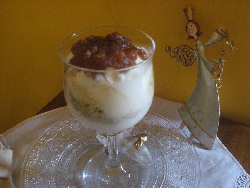 Biancomangiare con marmellata di petali di rose