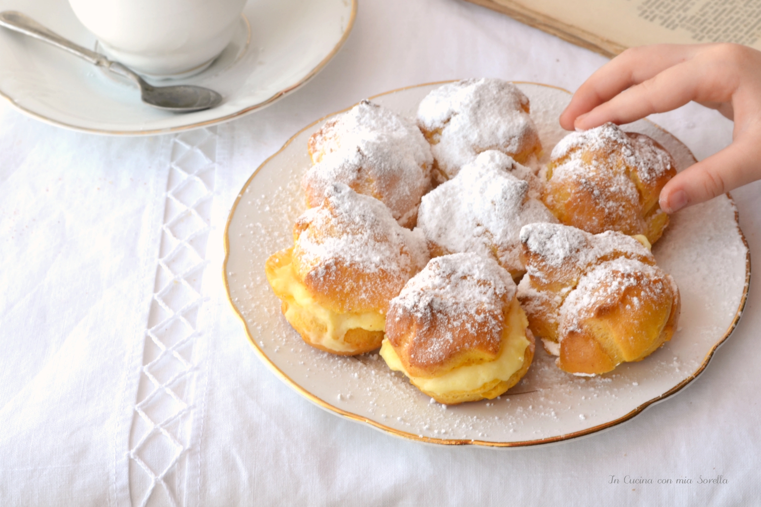 Bignè alla crema fatti in casa