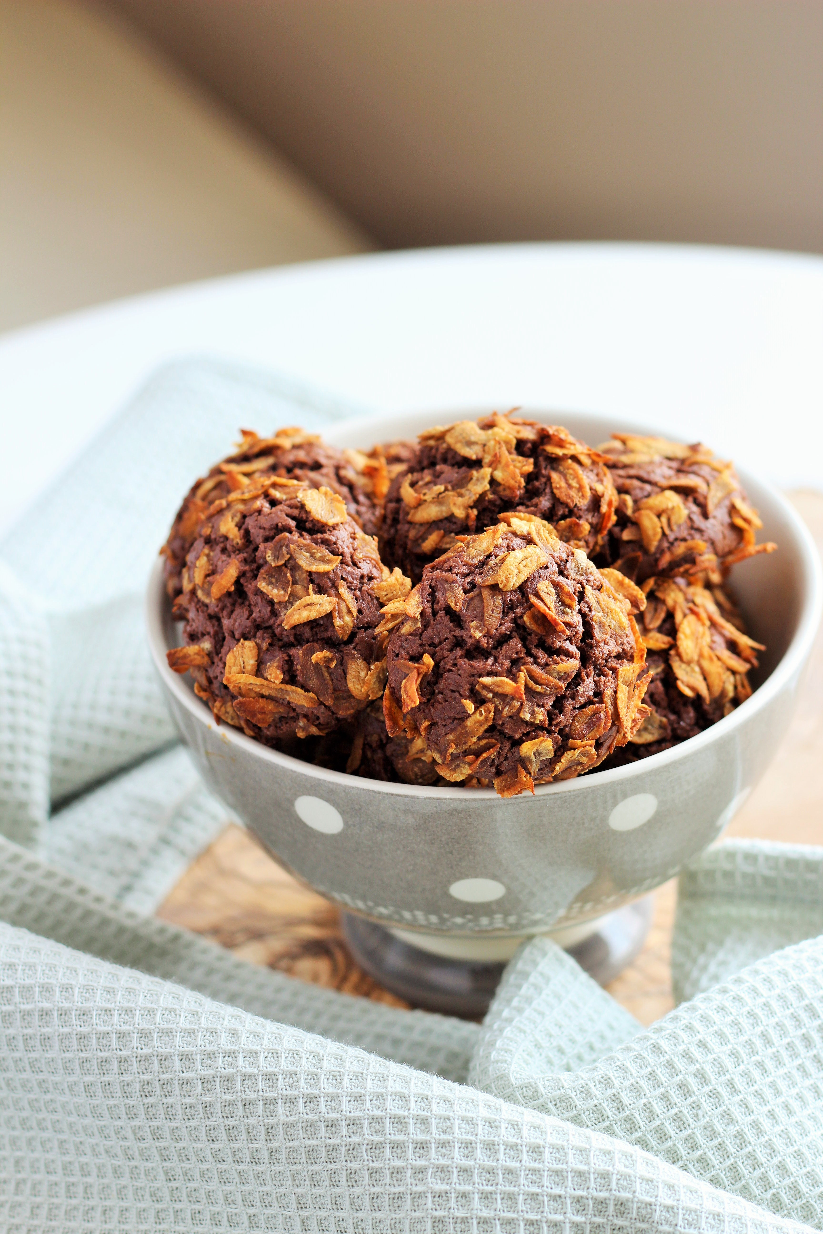 Biscotti al cacao con farro soffiato