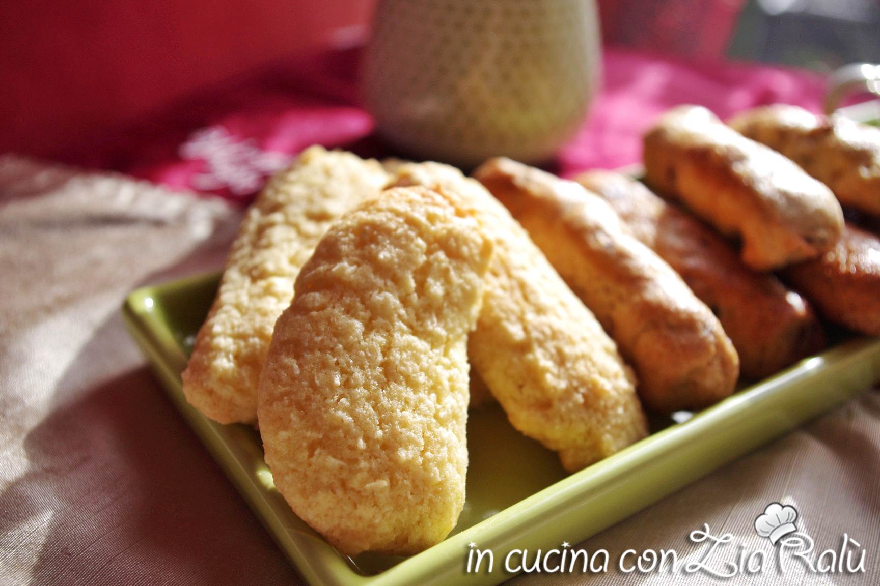 Biscotti al latte e cocco
