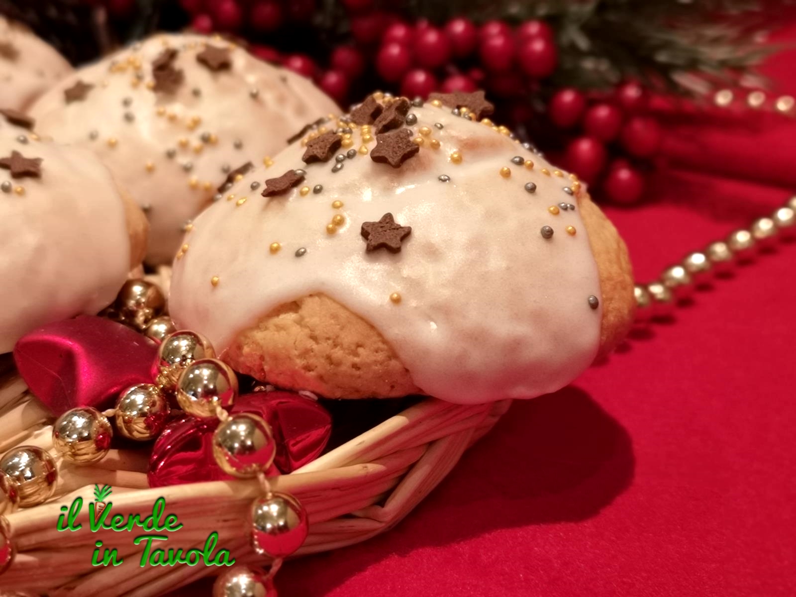 Biscotti al mais glassati per natale la ricetta
