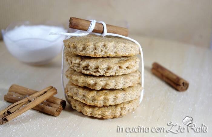 Biscotti aromatizzati alla cannella