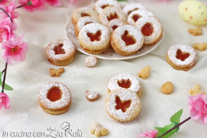 Biscotti con confettura pasquali senza burro