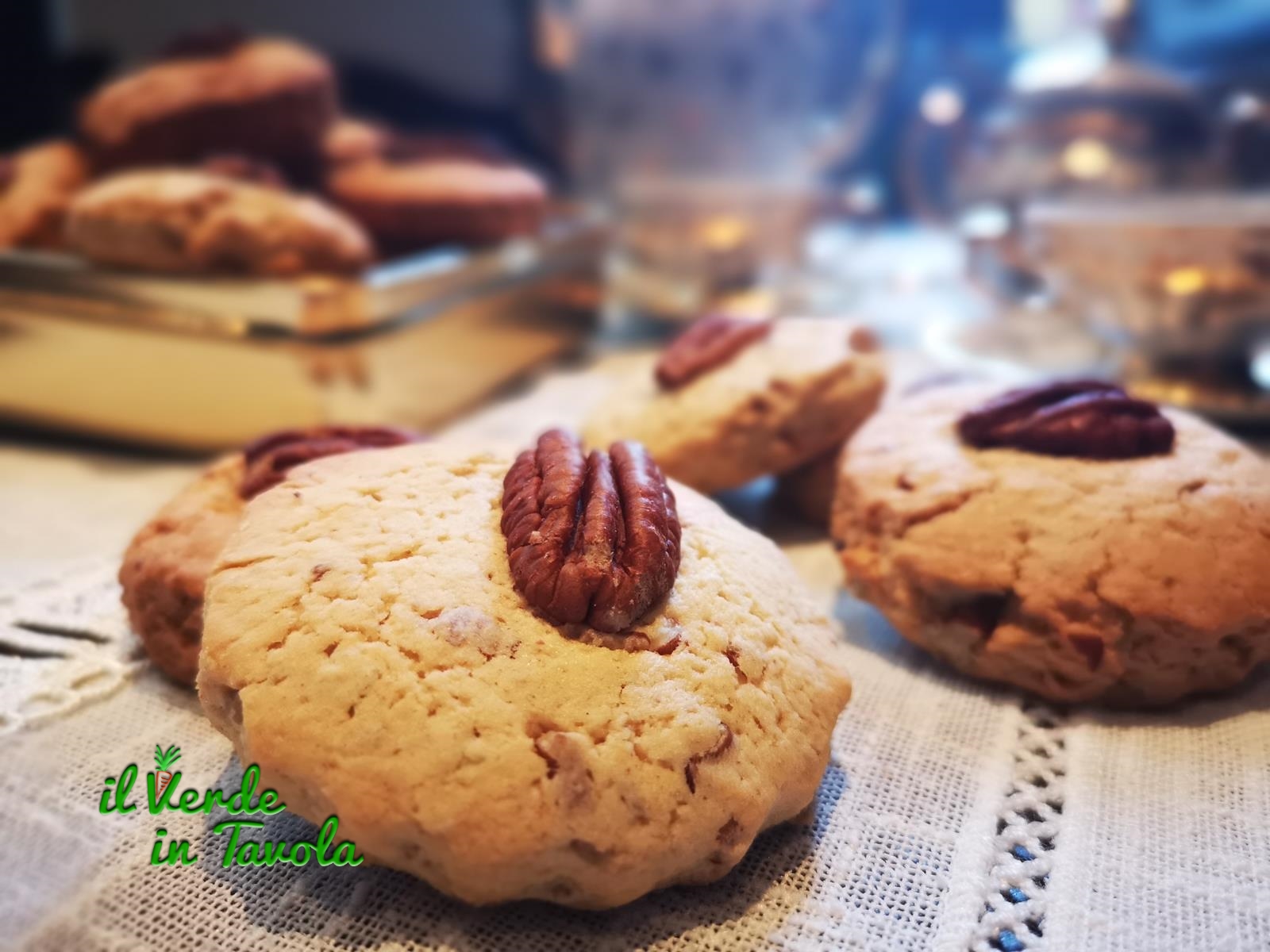 Biscotti con farina di mais, noci pecan e sciroppo d’acero