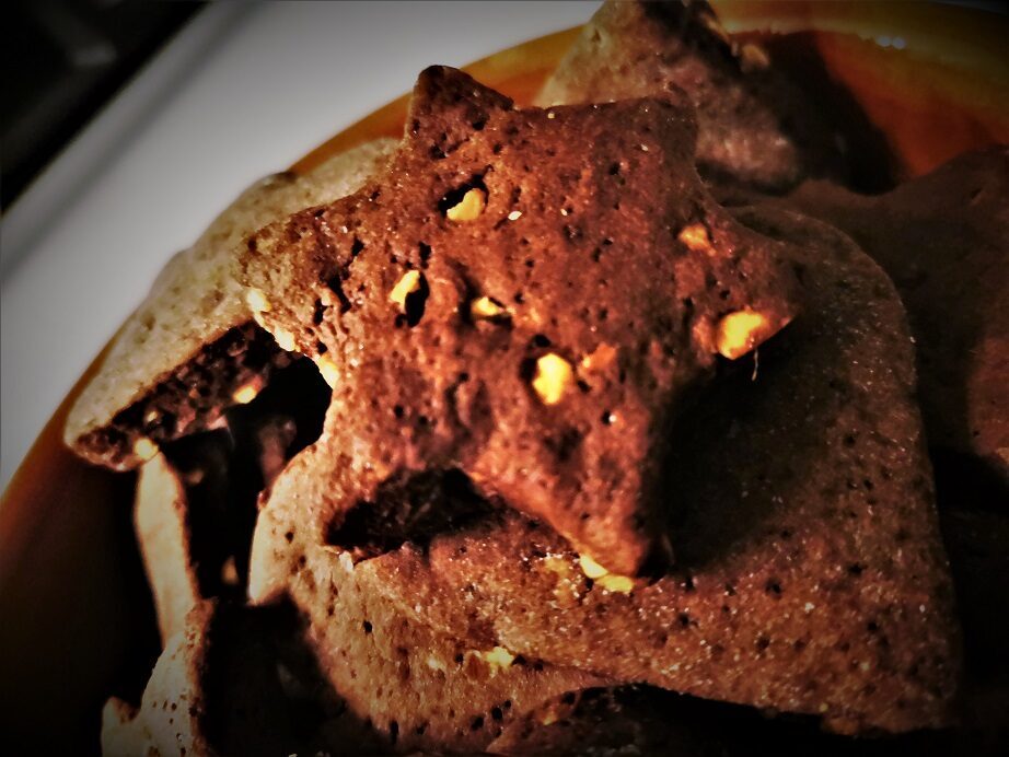 Biscotti con yogurt, cacao e nocciole