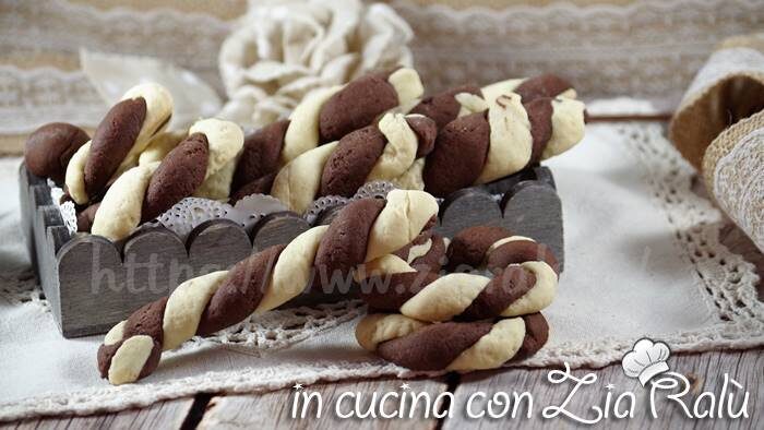 Biscotti di pasta frolla bicolori