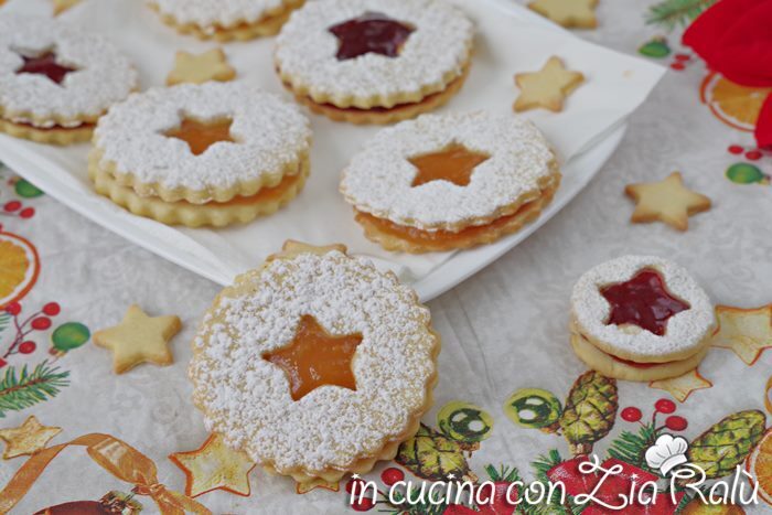 Biscotti natalizi all’arancia con confettura
