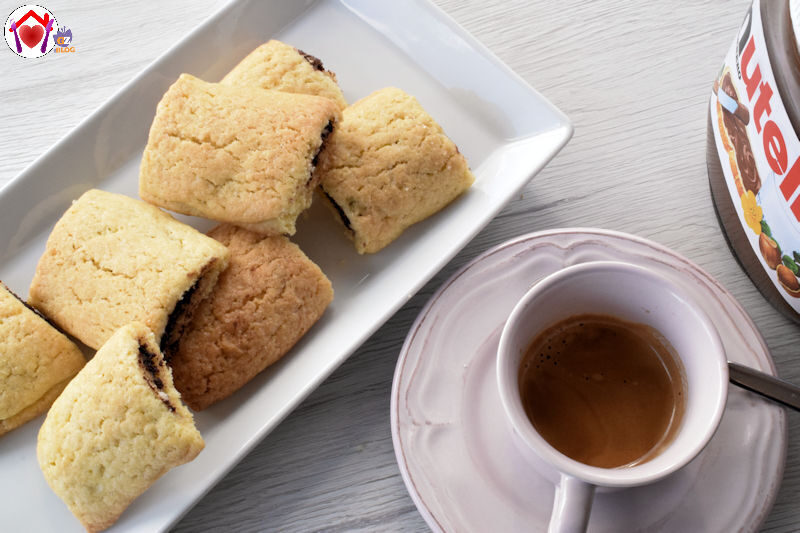 Biscotti ripieni di nutella