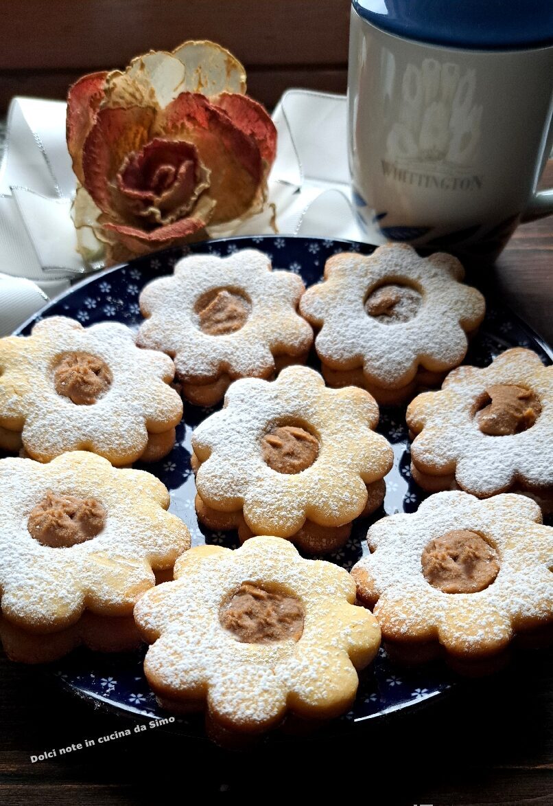 Biscotti sable’ con crema al biscotto