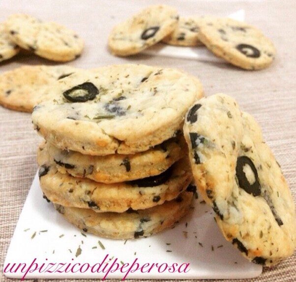 biscotti salati alle olive