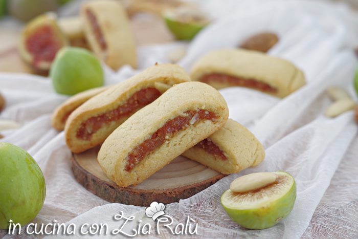 Biscotti settembrini vegan con fichi e mandorle