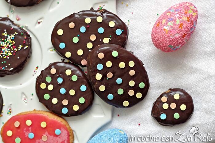 Biscotti uovo di pasqua glassati