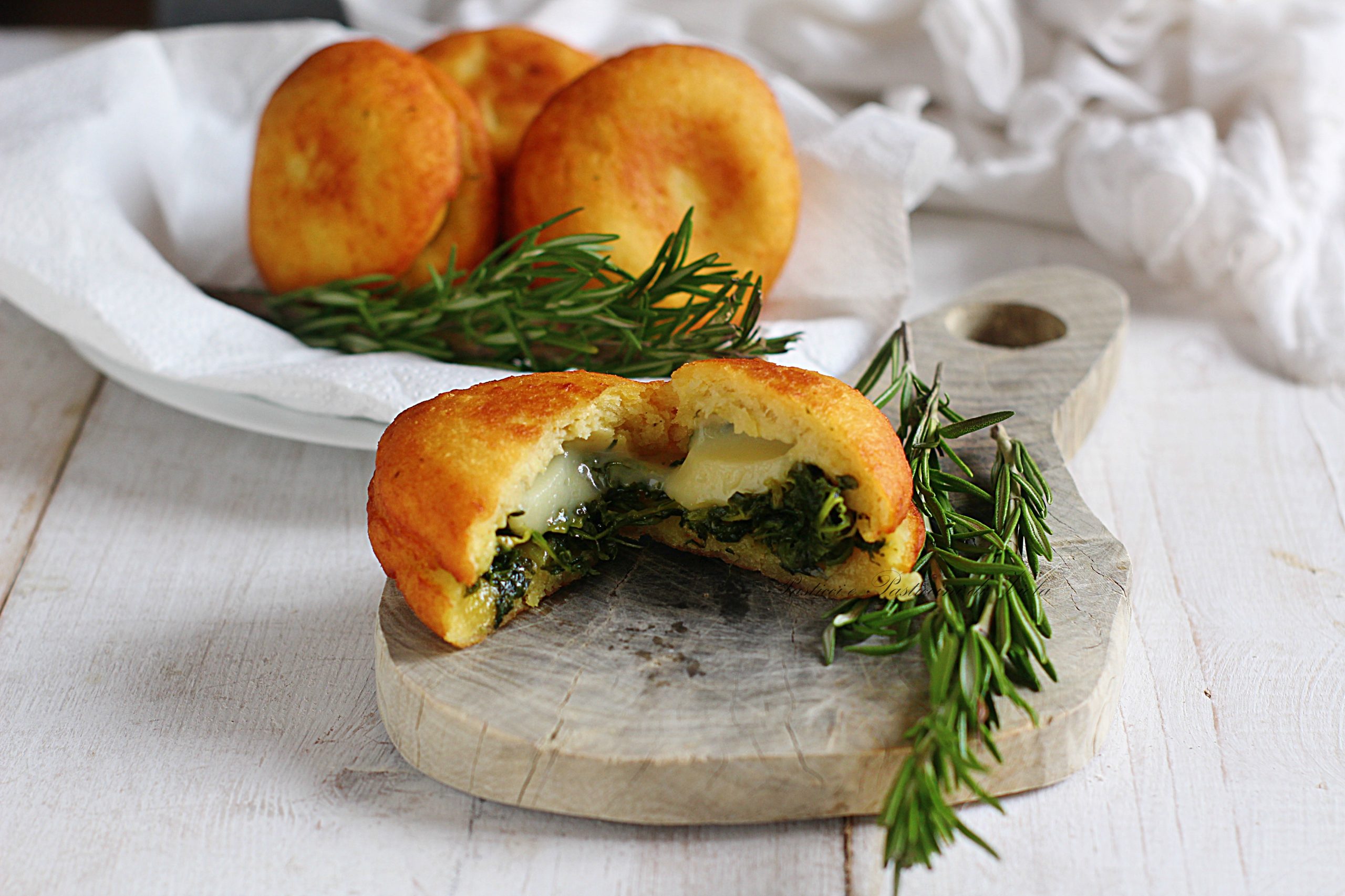 Bombette di patate ripiene di broccoletti