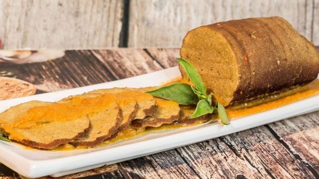 Brasato con mele, prugne secche e cannella