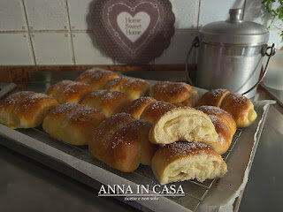 Brioche al latte caldo – ricetta passo passo
