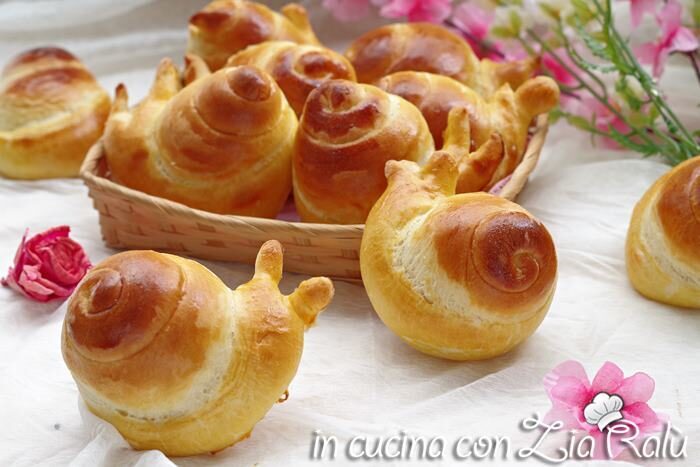 Brioche soffici a forma di chioccola