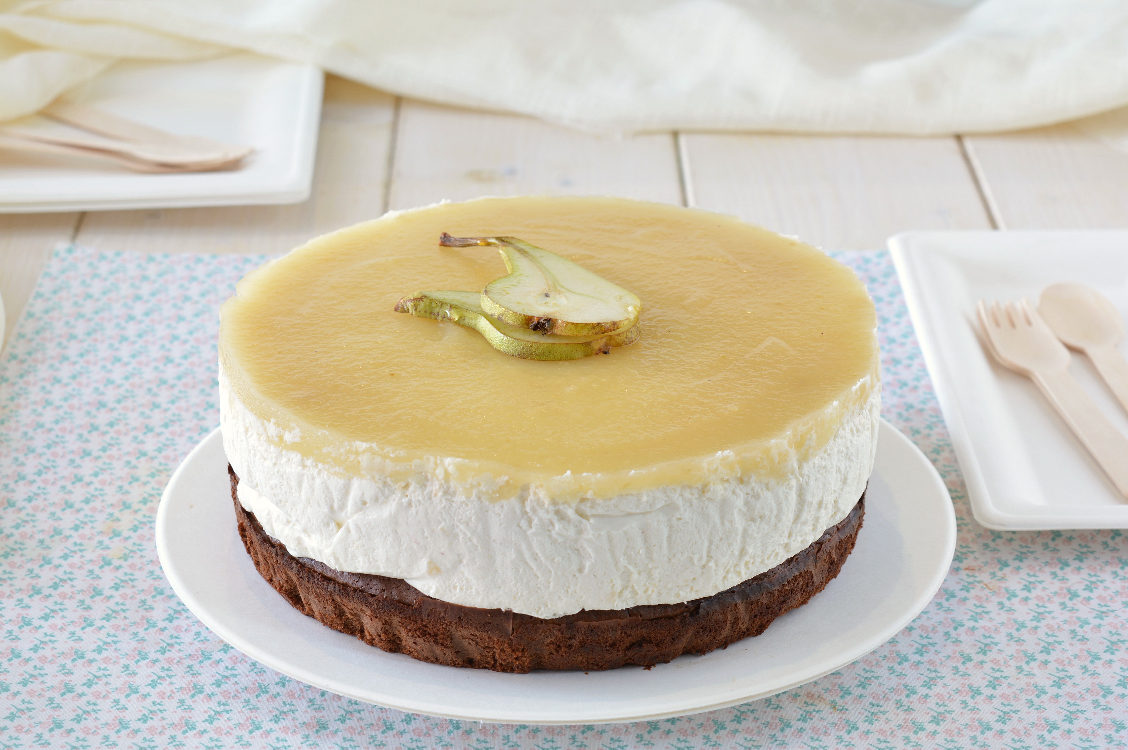Brownies cheesecake alla pera e rum
