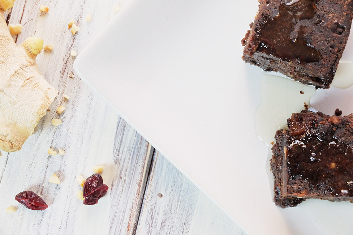 Brownies di fagioli neri e cacao ai cranberries e nocciole