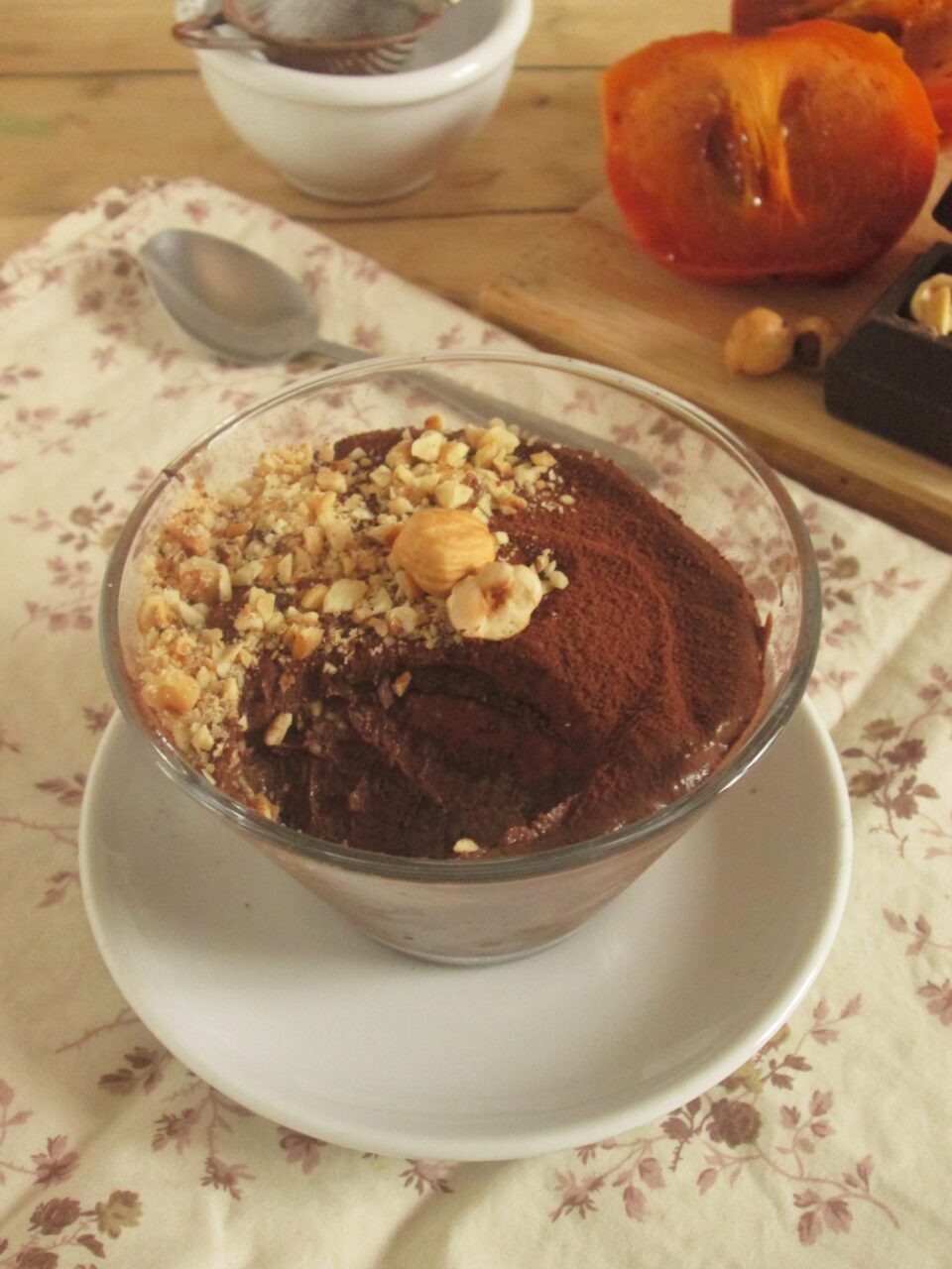 Budino cachi, nocciole e cioccolato