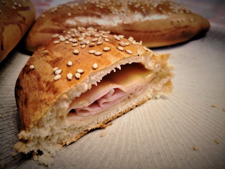 Calzoni al forno – rosticceria siciliana