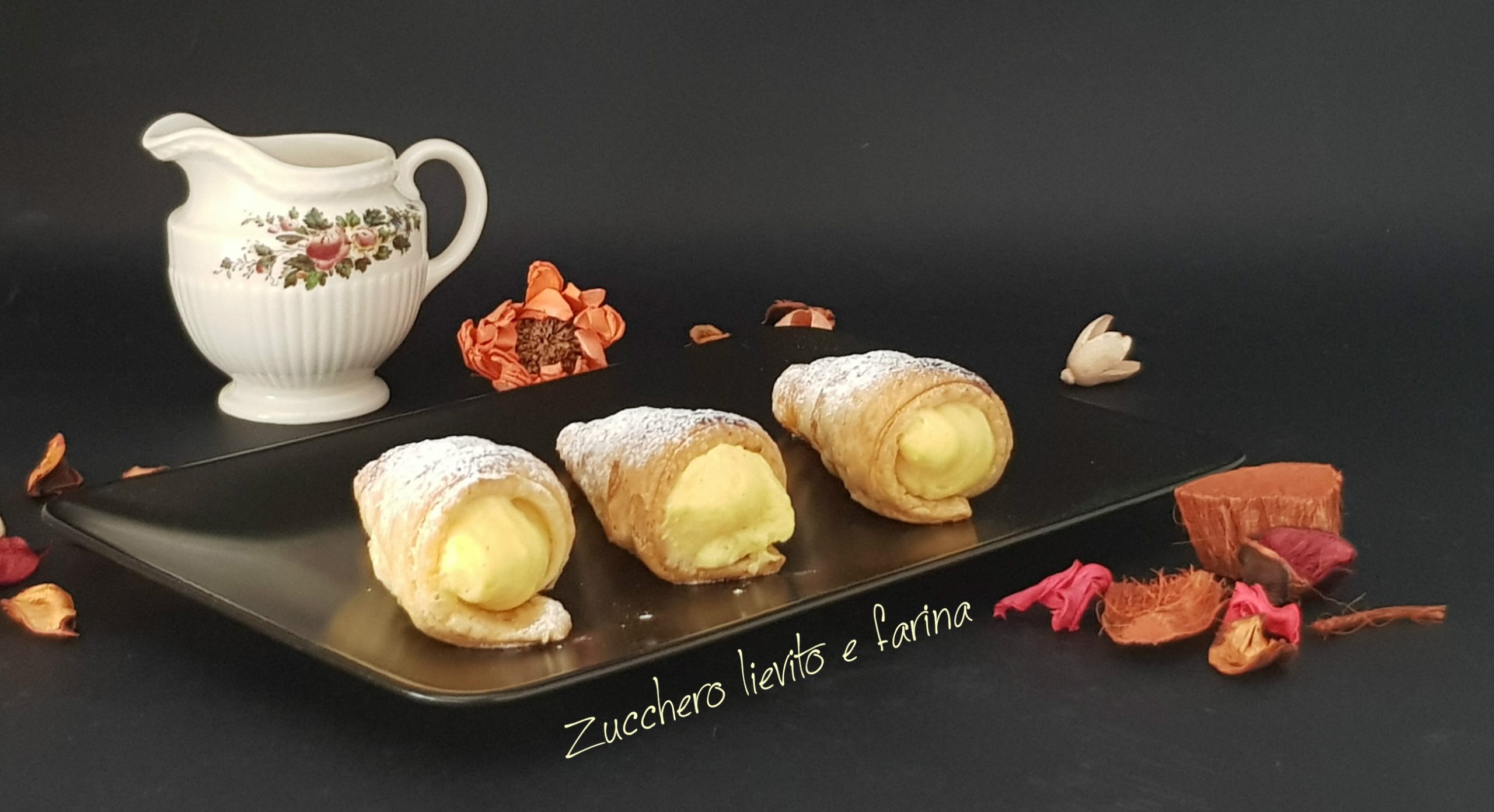 Cannoli classici di pasta sfoglia