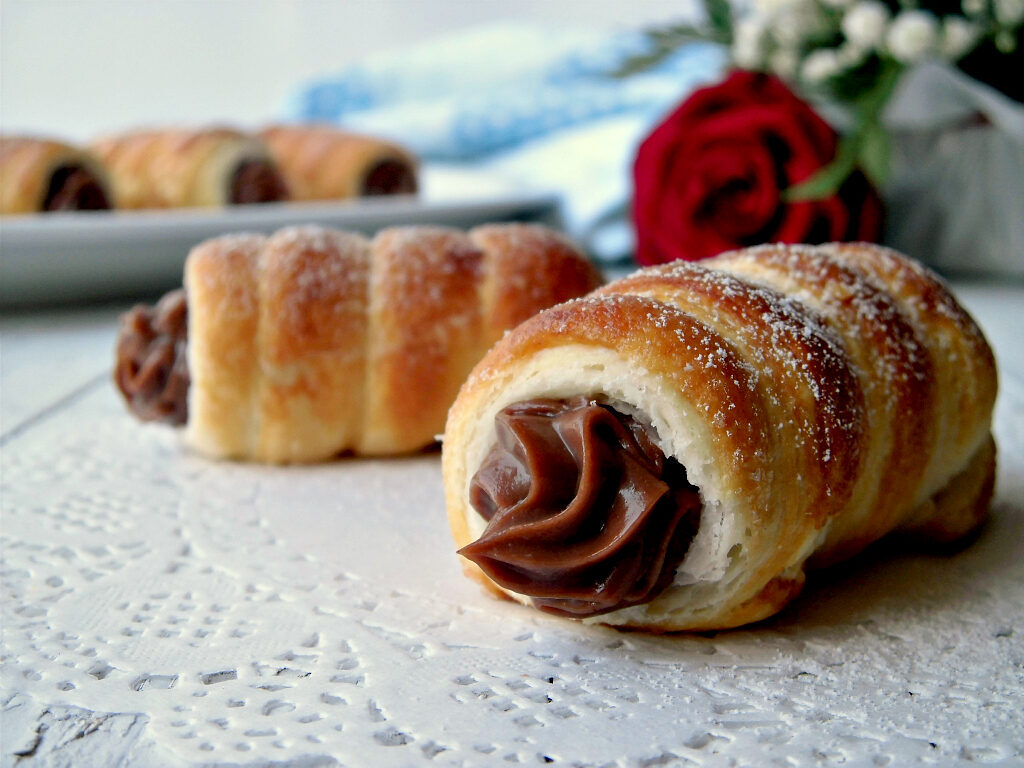 Cannoli con crema di mascarpone alla nutella