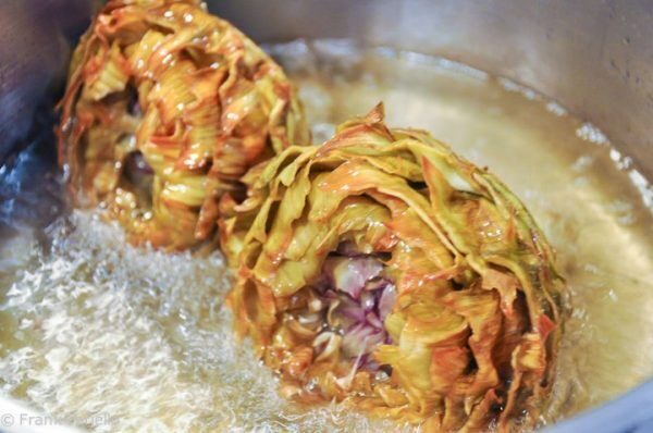 Carciofi alla giudìa piatto romano vegetariano