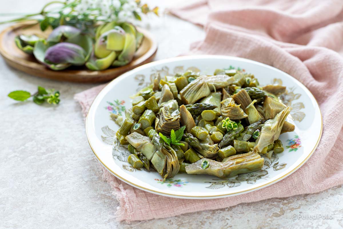 Carciofi e asparagi in padella