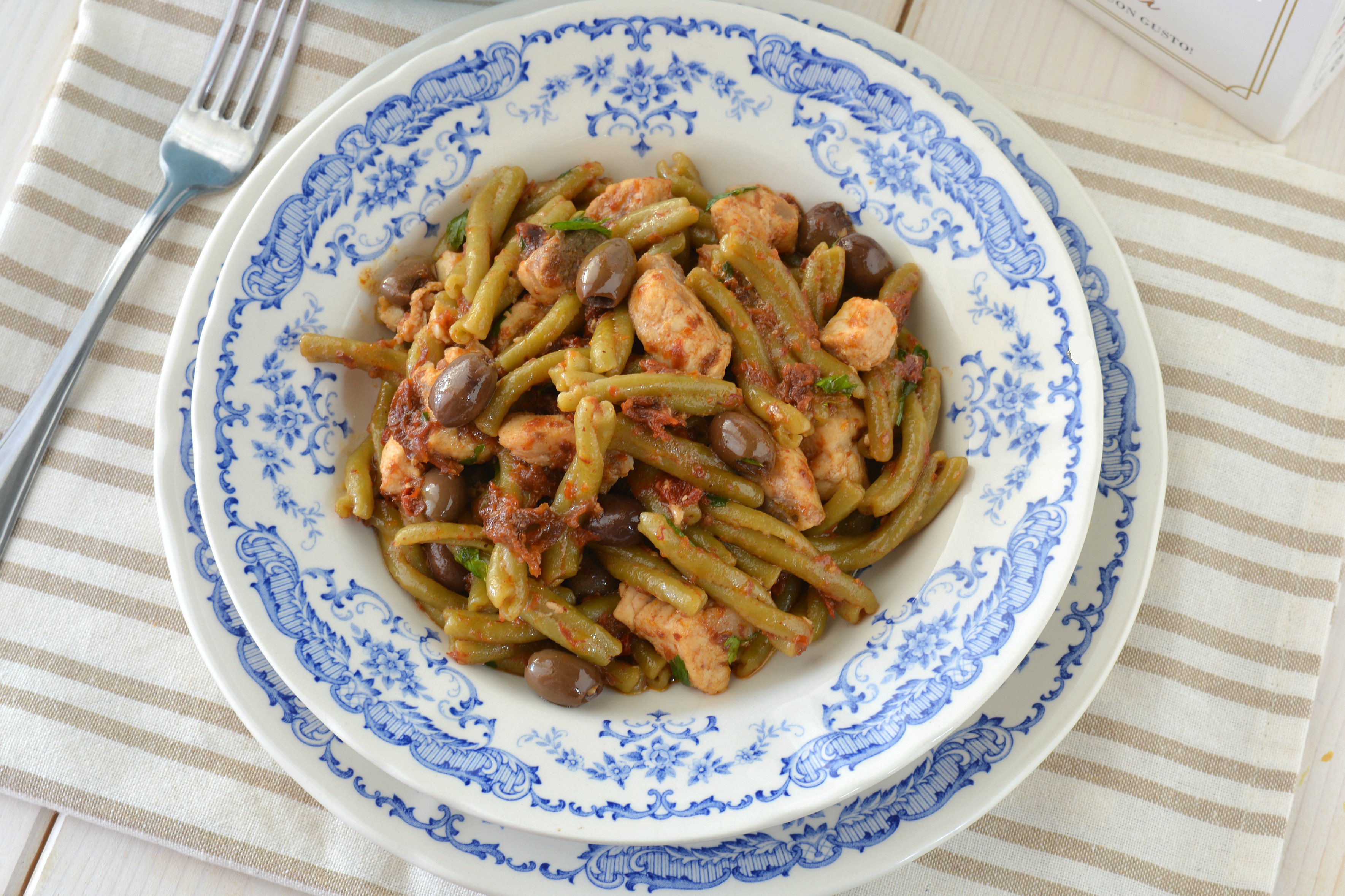 Casarecce al pesce spada e pomodori secchi
