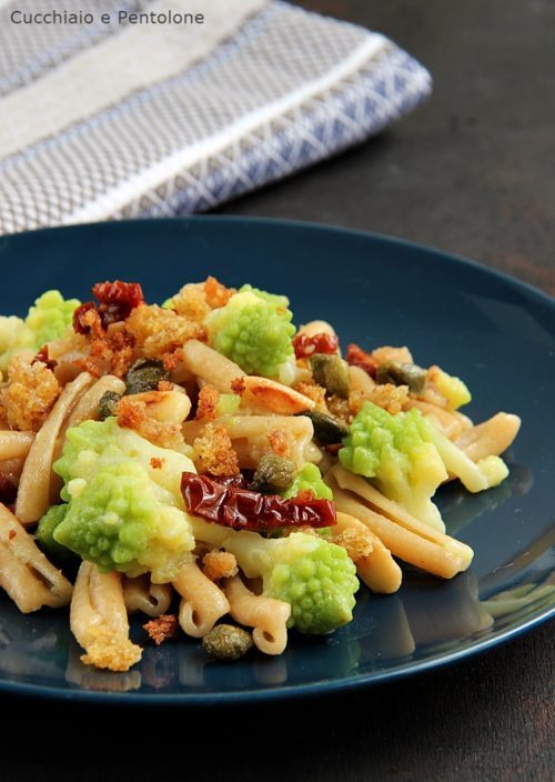 Caserecce con broccolo romanesco, capperi e colatura di alici
