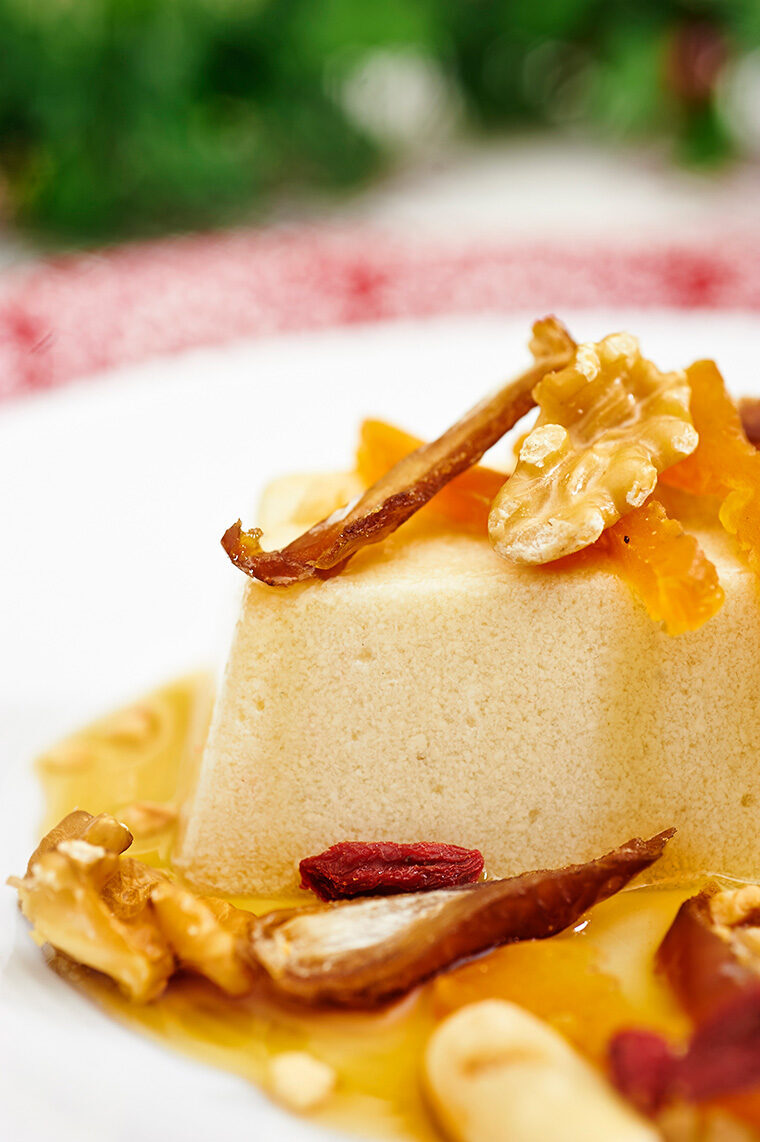 Cassata vegan con frutta secca
