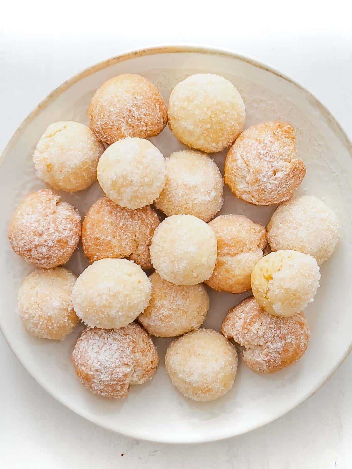 Castagnole senza uova al forno e fritte