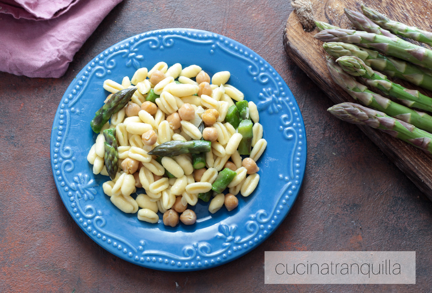 Cavatelli con asparagi e ceci