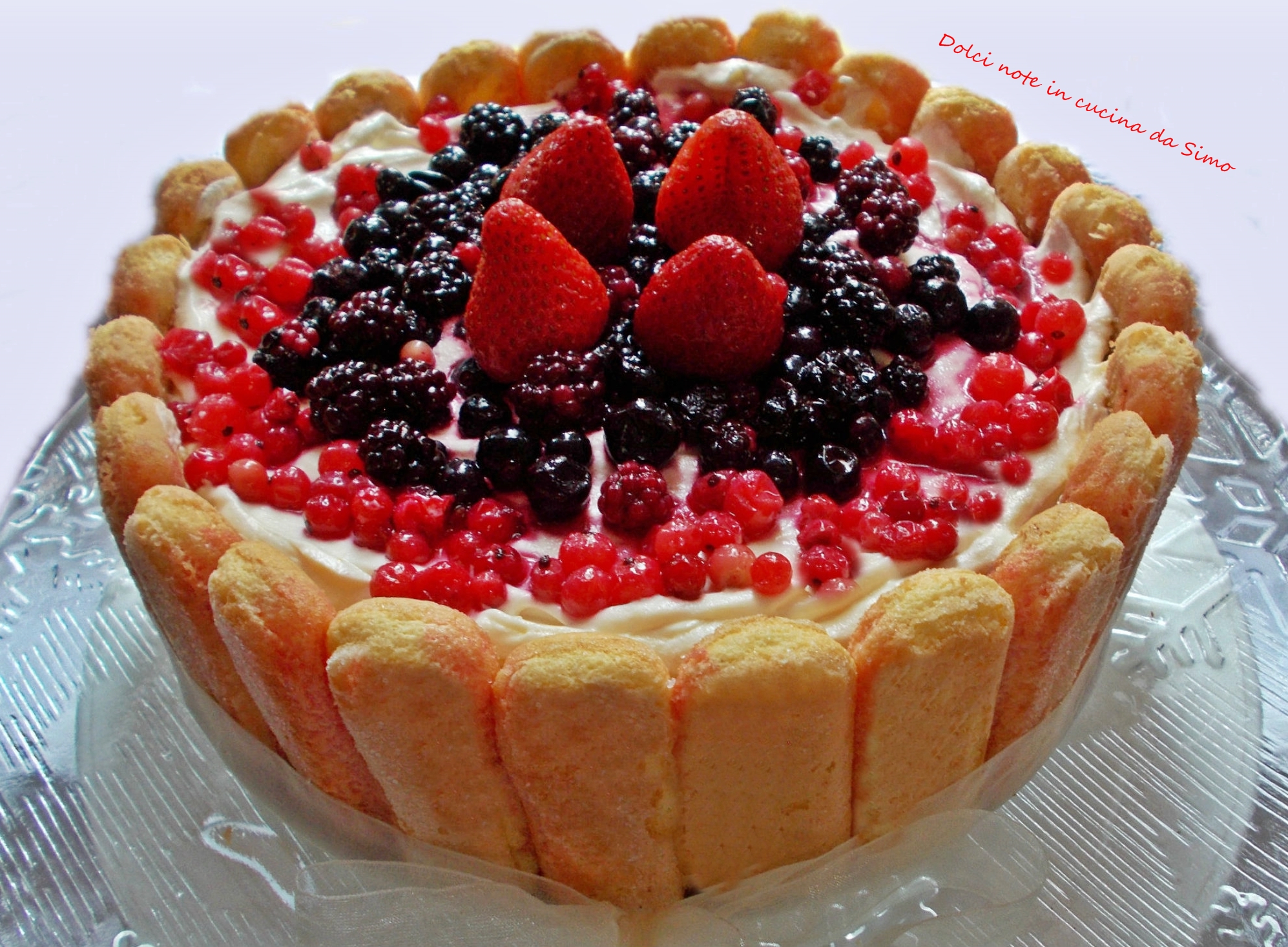 Charlotte ai frutti rossi con bagna all’alchermes