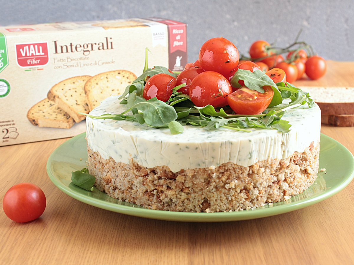 Cheescake salata con fette biscottate viall senza glutine
