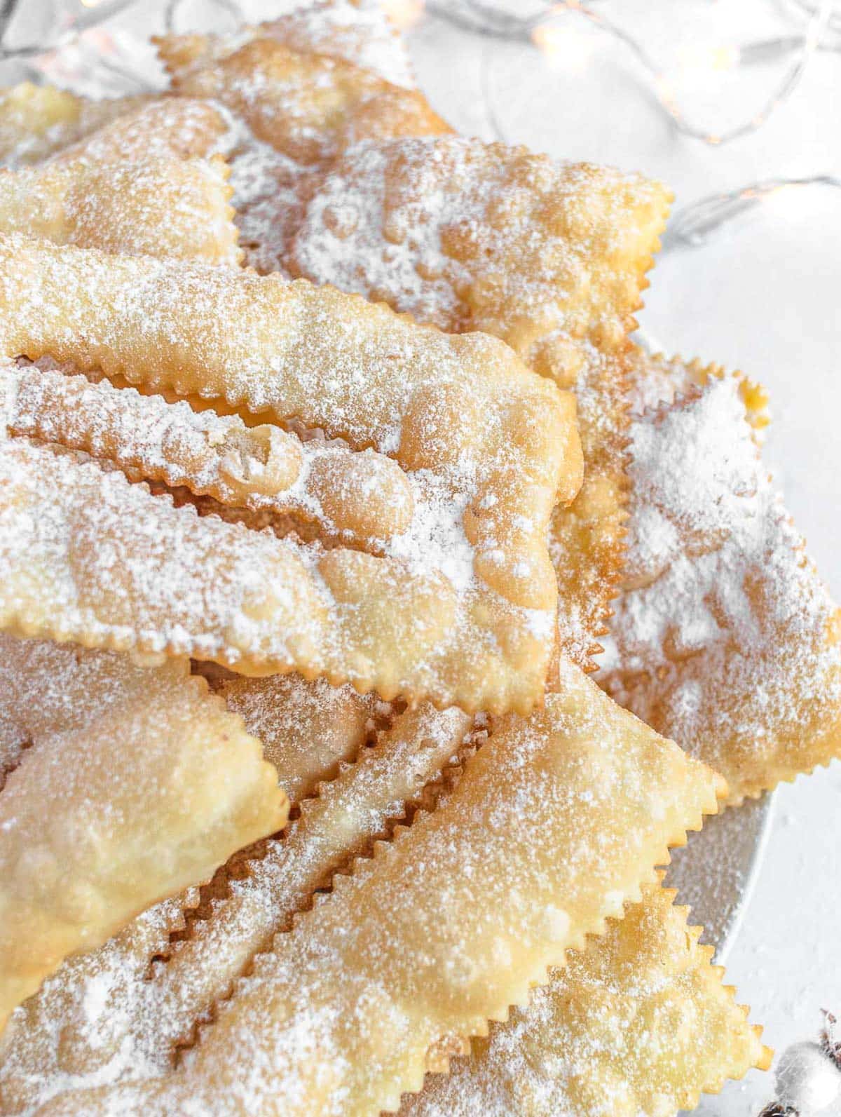 Chiacchiere al forno e fritte senza uova (frappe, cenci)