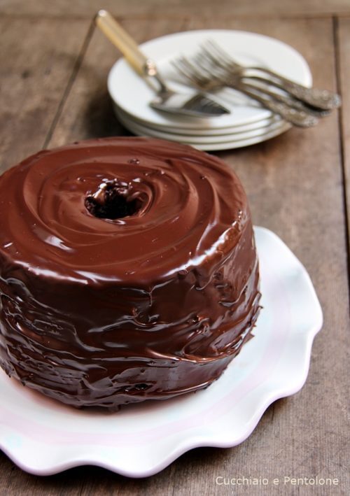 Chiffon cake al cacao e confettura di albicocche, la fluffosa o sacher fluff
