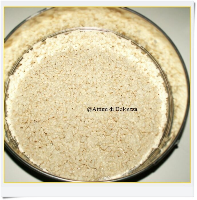 Cialda di riso soffiato e cioccolato bianco